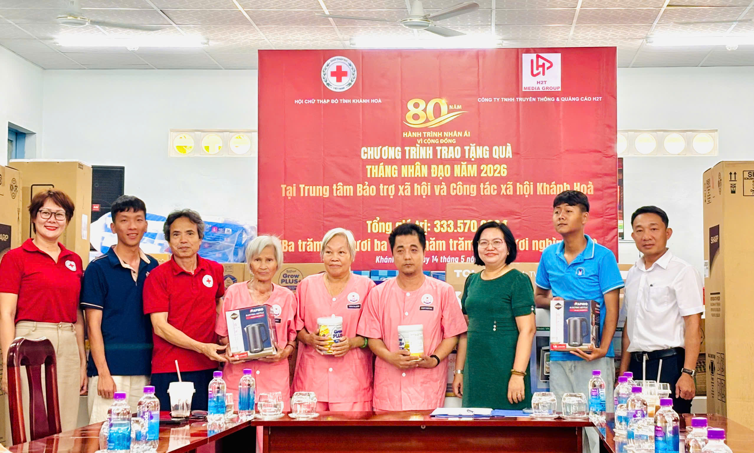 Lan tỏa Tháng Nhân đạo bằng những hành động thiết thực